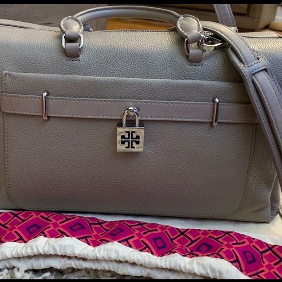 Tory Burch DoubleT Padlock - Picture 9 of 12